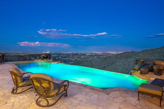 28 Grande View Court, Rancho Mirage CA: https://media.crmls.org/mediaz/28f2e9af-afd3-48b0-bed9-2889206fc225.jpg