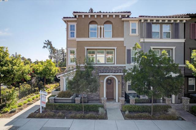 25943 Dollar St, Hayward CA: https://media.crmls.org/mediaz/28f2f80b-4b61-4b6f-ba1f-4fb20100dbd2.jpg