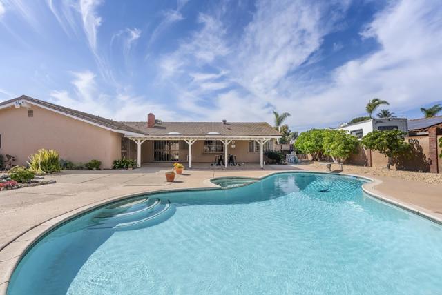 Detail Gallery Image 6 of 51 For 3433 Kennelworth Lane, Bonita,  CA 91902 - 5 Beds | 2/1 Baths