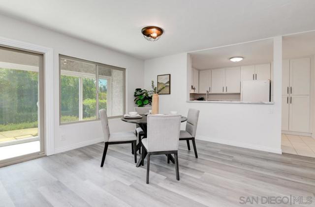 10400 Caminito Cuervo, San Diego CA: https://media.crmls.org/mediaz/28f3367b-5c83-4196-a3d1-0357aac712bb.jpg