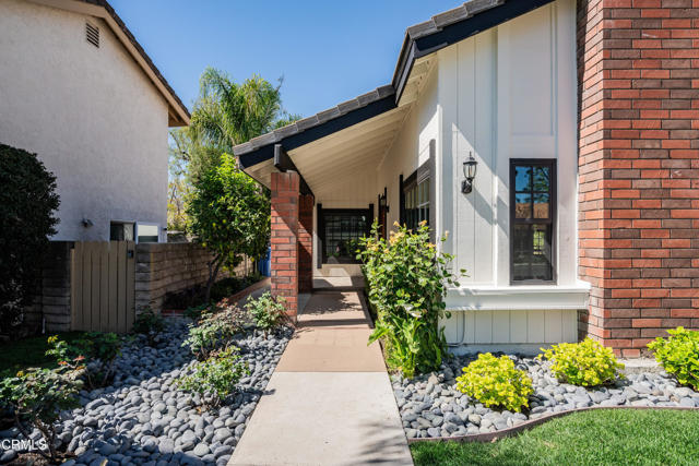 Detail Gallery Image 4 of 49 For 1093 Evenstar Ave, Westlake Village,  CA 91361 - 5 Beds | 2/1 Baths