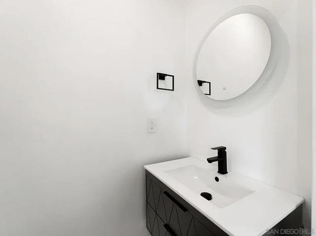 7231 Mohawk ST, San Diego CA: https://media.crmls.org/mediaz/28f392c6-9789-4ea3-ab3a-584e3ba22f82.jpg