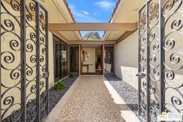 70639 Placerville Road, Rancho Mirage CA: https://media.crmls.org/mediaz/28f3cb0f-d0d4-4d95-9340-2c74dc18af2b.jpg