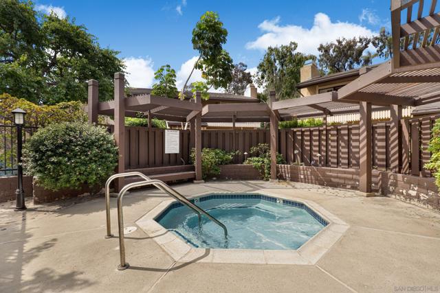 4637 Coralwood Cir, Carlsbad, California 92008, 2 Bedrooms Bedrooms, ,2 BathroomsBathrooms,Townhouse,For Sale,Coralwood Cir,250020235SD