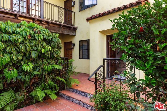 2623 Ellendale Place, Los Angeles CA: https://media.crmls.org/mediaz/28f3f1b9-c614-4020-8e4d-7d82e5b62256.jpg