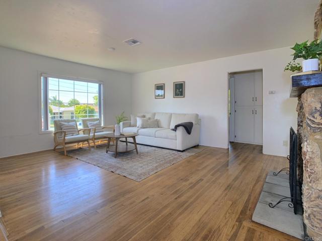 Detail Gallery Image 40 of 52 For 161 Twin Oaks Cir, Chula Vista,  CA 91910 - 4 Beds | 3 Baths