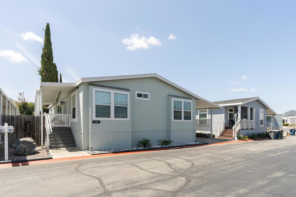 2400 W Valley Parkway SPC 142, Escondido, CA 92029
