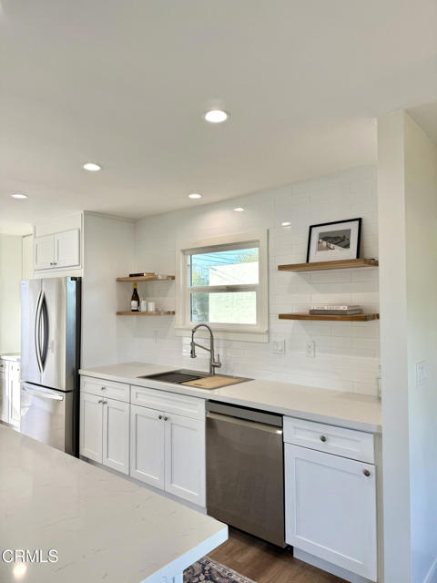 Detail Gallery Image 4 of 9 For 109 S Glenn Dr, Camarillo,  CA 93010 - 3 Beds | 1 Baths