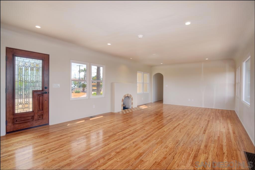 4388 Middlesex Dr - photo 2
