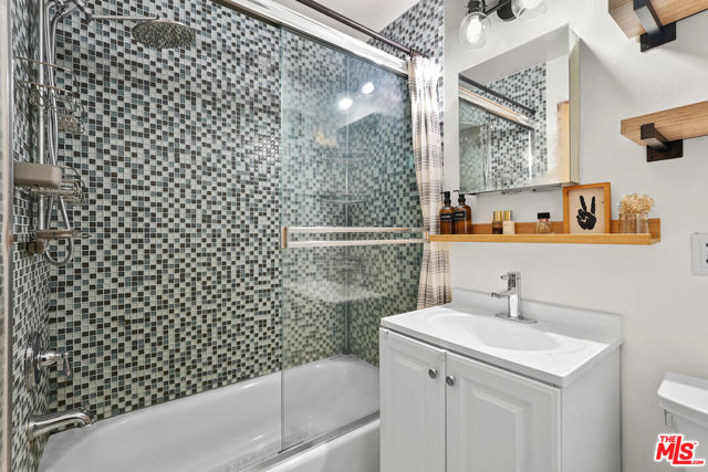 5303 Satsuma Avenue, North Hollywood CA: https://media.crmls.org/mediaz/28f54166-ff58-4f01-bb97-2480d8d58653.jpg