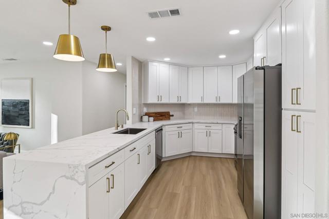 664 Crescent Dr, Chula Vista CA: https://media.crmls.org/mediaz/28f56eb1-f4ea-43c7-90a5-d67955ac3e82.jpg