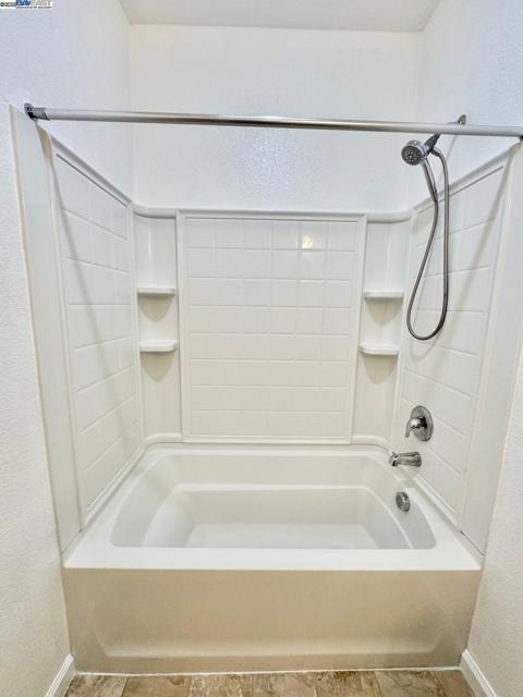 597 Pendragon St, Manteca CA: https://media.crmls.org/mediaz/28f60d29-5ff4-4b7e-8eec-d572b6e6457e.jpg