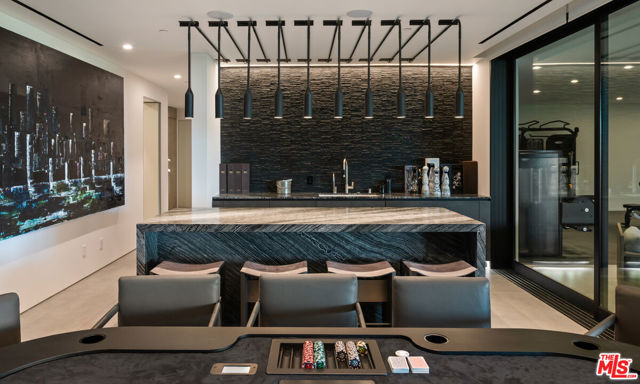 1140 Summit Drive, Beverly Hills CA: https://media.crmls.org/mediaz/28f652d8-10d4-4827-9f53-f4c381b293a7.jpg