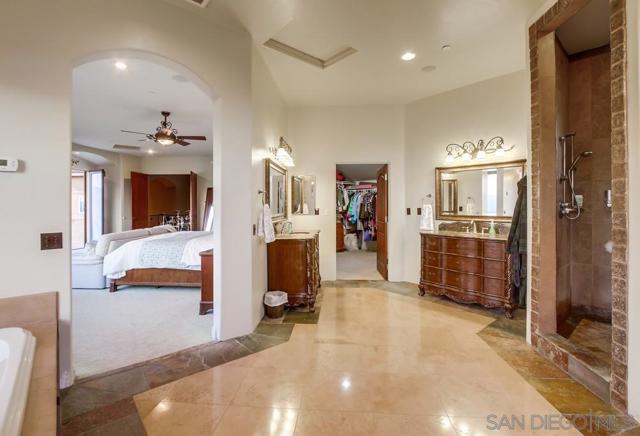 13037 Yerba Valley Way, Lakeside CA: https://media.crmls.org/mediaz/28f65c35-5694-470b-8007-bd7f15230875.jpg