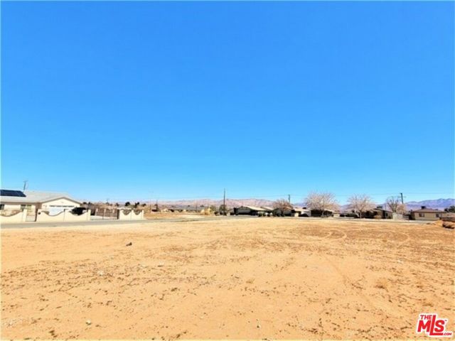 0 Straight Arrow Road, Apple Valley CA: https://media.crmls.org/mediaz/28f6f86b-20d4-40ec-98a2-fb82d4a9878a.jpg