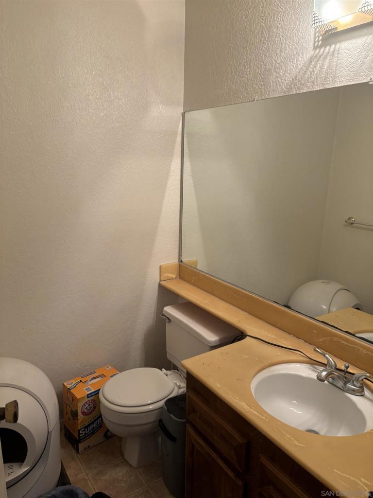 https://media.crmls.org/mediaz/28f6fb2d-3ec8-4b0c-b5b0-56d4a5ad0eae.jpg?preset=X-Large