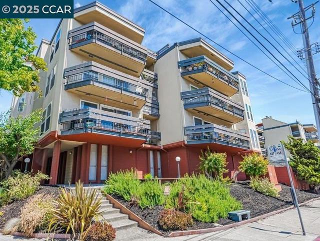 500 Vernon, Oakland CA: https://media.crmls.org/mediaz/28f86ebc-4b61-43a6-9b15-88407b7f5fac.jpg