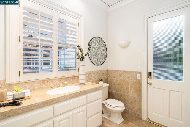 51 Brightwood Cir, Danville CA: https://media.crmls.org/mediaz/28f8e860-1af5-4705-930a-0c64c60d76ed.jpg