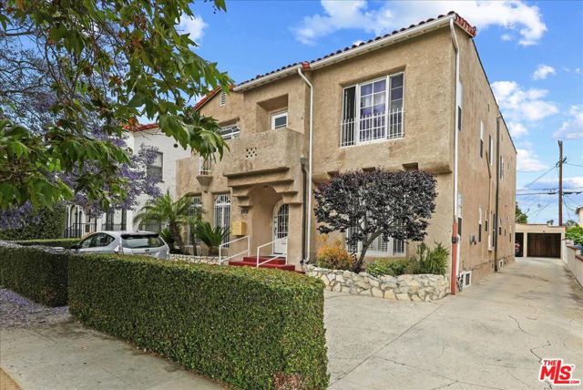2818 S Bronson Avenue, Los Angeles CA: https://media.crmls.org/mediaz/28f924d0-7f44-41d8-ab56-7717e7a31056.jpg