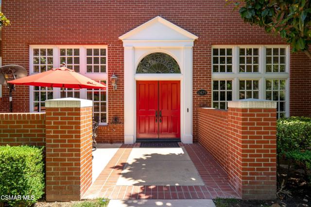 2479 Swanfield Court, Lake Sherwood CA: https://media.crmls.org/mediaz/28f96142-cf3c-493a-8221-06748d0f4c89.jpg