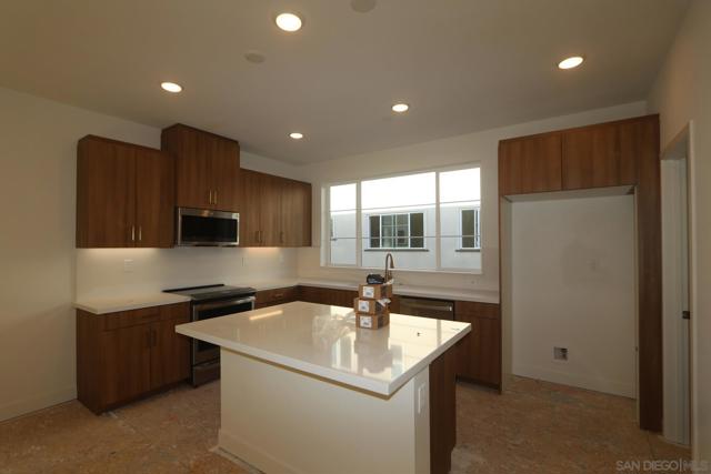 12811 ENCANTADORA Unit 31, San Diego CA: https://media.crmls.org/mediaz/28f9b6df-c8b0-4bd7-bd9e-60db346769e0.jpg