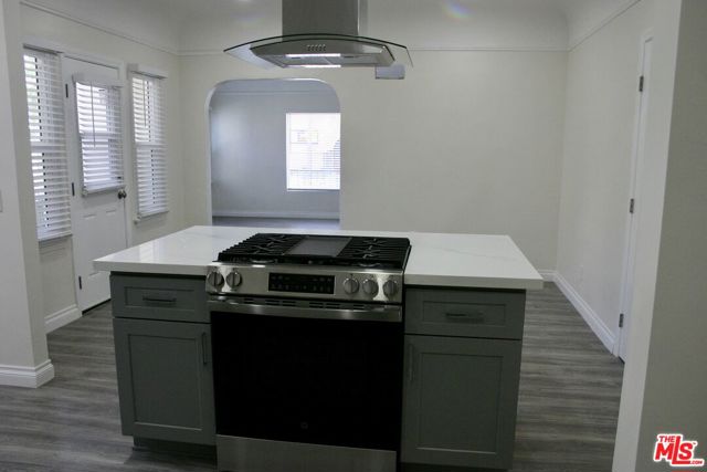 4265 Garthwaite Avenue, Los Angeles CA: https://media.crmls.org/mediaz/28f9cb03-53df-40ce-8c80-0a26302b7f86.jpg