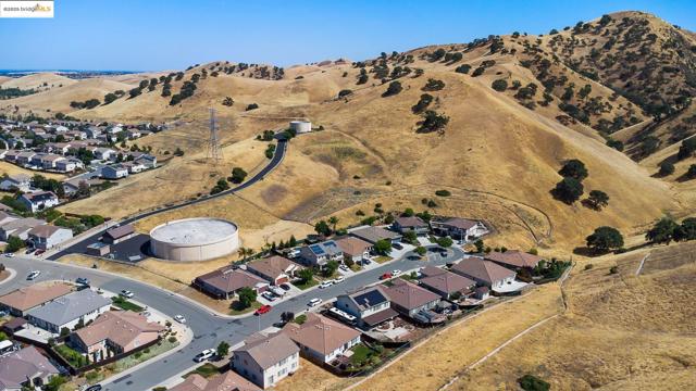 3680 Mallard Ct, Antioch CA: https://media.crmls.org/mediaz/28fa564f-0b74-426b-82f5-0d9af1a365a6.jpg