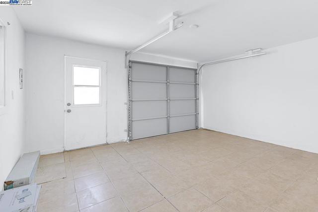1069 Melcher St, San Leandro CA: https://media.crmls.org/mediaz/28fb3d15-8e50-4ec8-a48f-5888dc5a7227.jpg
