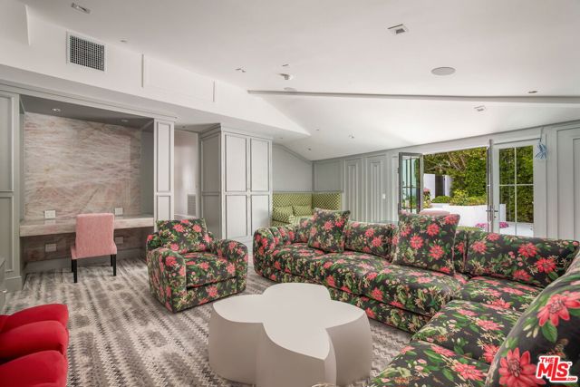 1445 Via Cresta, Pacific Palisades CA: https://media.crmls.org/mediaz/28fb76f7-e6ed-4123-b6d3-bbb58e3253da.jpg