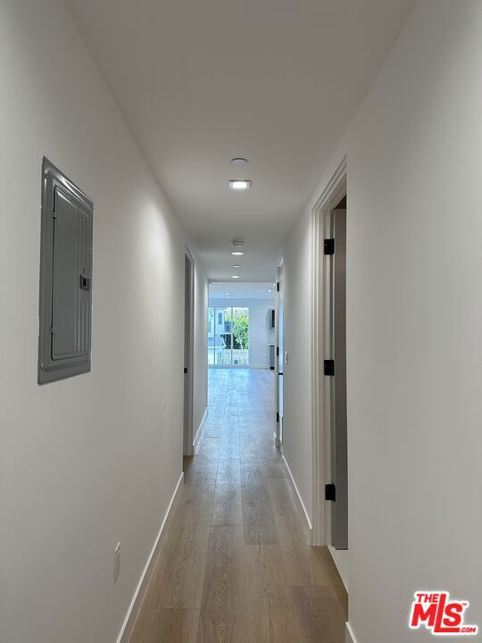 9842 Vidor Drive, Los Angeles CA: https://media.crmls.org/mediaz/28fc0539-ad5e-479e-b914-d8140ffdd3e2.jpg