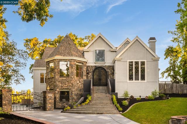 15 Blemer Ct, Danville CA: https://media.crmls.org/mediaz/28fc3b15-984d-4621-b2f1-889a42b4d97a.jpg