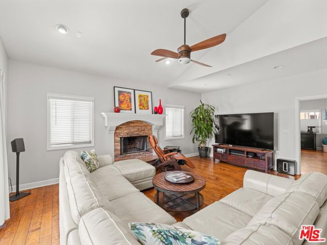 520 Elena Avenue, Redondo Beach, California 90277, 4 Bedrooms Bedrooms, ,2 BathroomsBathrooms,Residential,For Sale,Elena,25537523