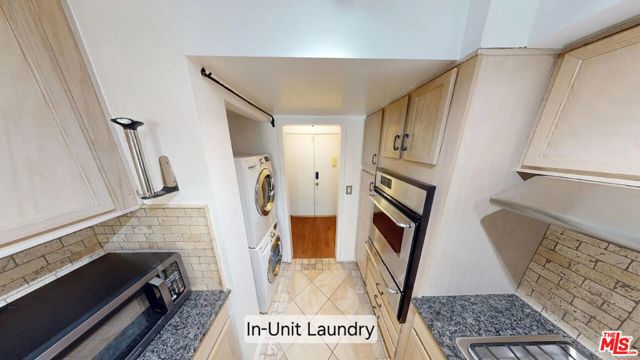 4520 Natick Avenue, Sherman Oaks CA: https://media.crmls.org/mediaz/28fdb40b-ea90-4067-9d40-207de0fadf39.jpg