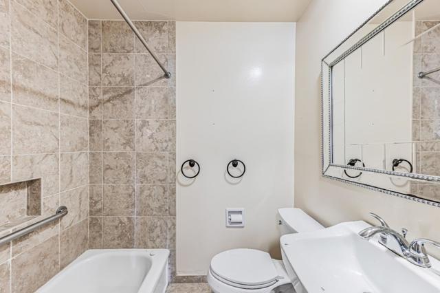 2537 Lessley Avenue, Castro Valley CA: https://media.crmls.org/mediaz/28fe045a-50bb-4daa-b097-55b374a40352.jpg