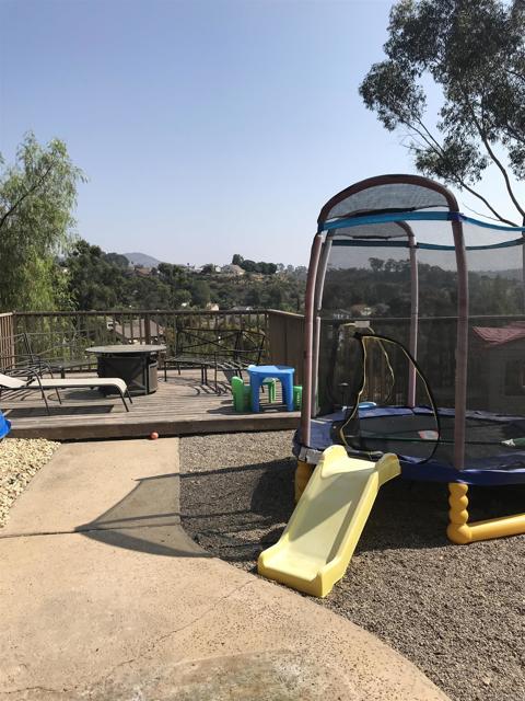 Detail Gallery Image 6 of 9 For 4193 Rueda Dr., San Diego,  CA 92124 - 4 Beds | 3 Baths