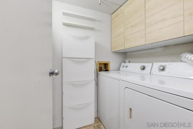 650 Columbia St, San Diego, California 92101, 2 Bedrooms Bedrooms, ,2 BathroomsBathrooms,Condominium,For Sale,Columbia St,250019285SD