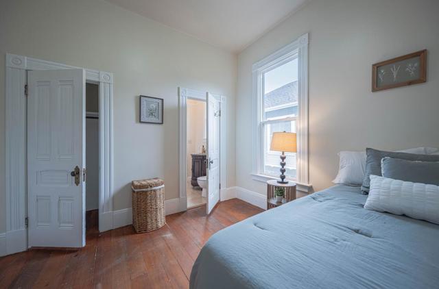 332 Capitol Street, Salinas CA: https://media.crmls.org/mediaz/28fff86e-ce69-4312-8039-29e9097a38ef.jpg