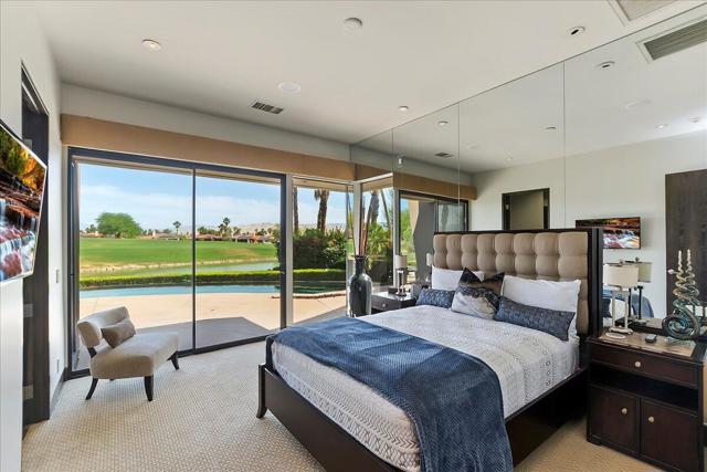72 Royal Saint Georges Way, Rancho Mirage CA: https://media.crmls.org/mediaz/29007b34-7e5f-412a-80f7-ccbc218c5d57.jpg