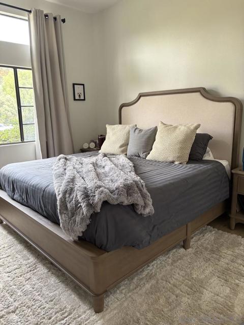 3514 Somerset Way, Carlsbad CA: https://media.crmls.org/mediaz/29009f90-9549-4cca-88bb-76fc9e0e37d3.jpg