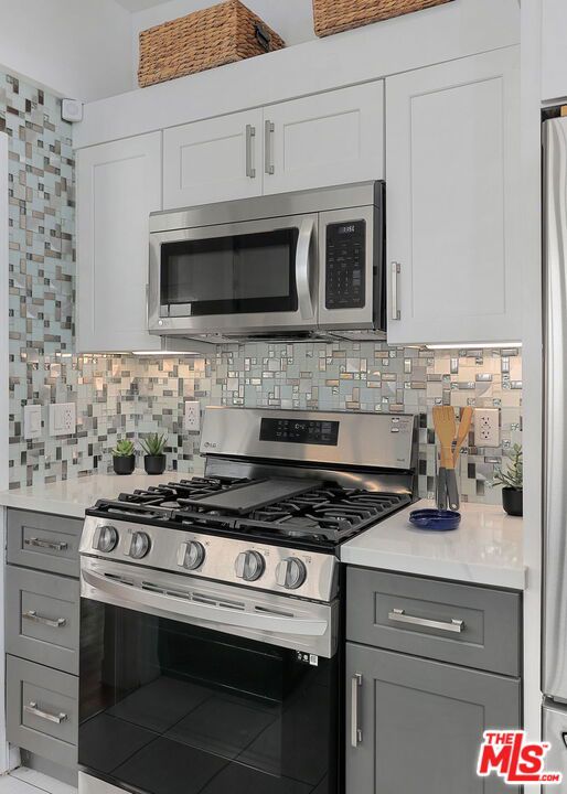 920 S Serrano Avenue, Los Angeles CA: https://media.crmls.org/mediaz/29012253-c0cd-43cb-91e4-14d1cab57a68.jpg