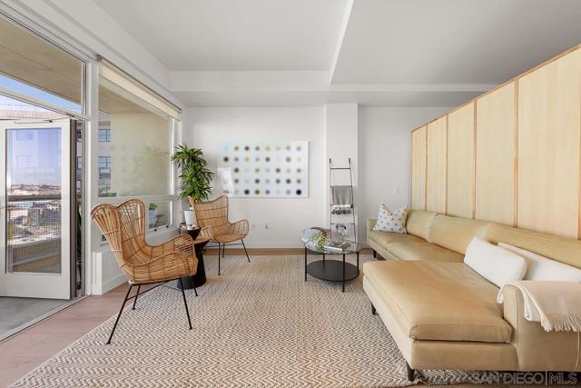 350 W Ash St, San Diego CA: https://media.crmls.org/mediaz/29019fd2-3a19-4970-80a3-add836f6b50a.jpg