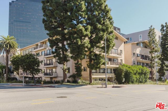 Drew Fenton | 1154 S Barrington Avenue Los Angeles CA | MLS: 7477446