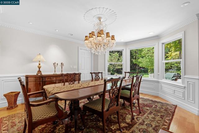 32 Kensington Ct, Alamo CA: https://media.crmls.org/mediaz/2903647f-d3ad-4ff2-9097-17023a81ae08.jpg