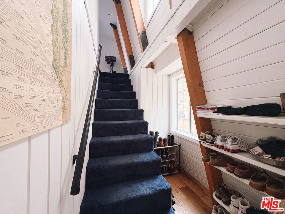 https://media.crmls.org/mediaz/29041ec5-0040-4c21-a774-1a8d85c04924.jpg?preset=X-Large