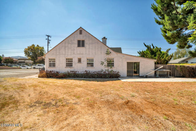 2327 Royal Avenue, Simi Valley CA: https://media.crmls.org/mediaz/290536df-d7ac-4ca7-a092-b7b453efdaf6.jpg