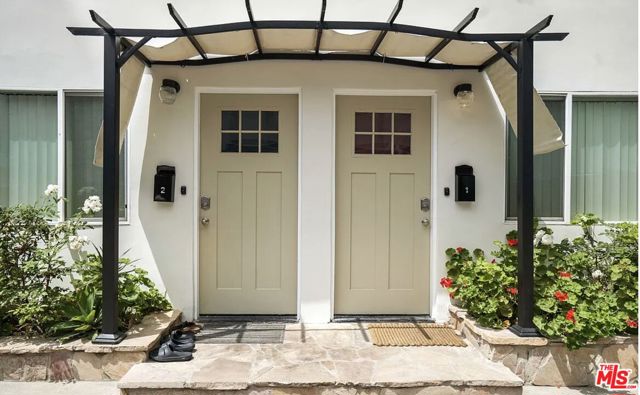1741 S Westgate Avenue, Los Angeles CA: https://media.crmls.org/mediaz/2906033e-e472-416c-97b6-23d9b0d51dc2.jpg