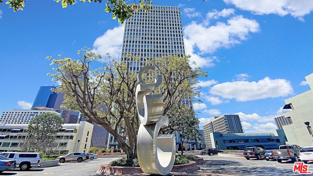 800 W 1st Street, Los Angeles CA: https://media.crmls.org/mediaz/29062e45-6367-4523-8bb6-b2d93a4b28eb.jpg