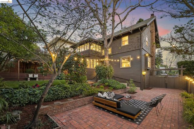 Image 41 of 52 For 15 Blair Ave