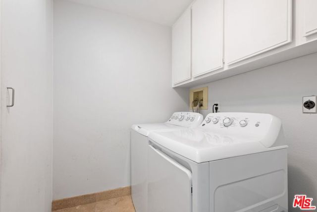 306 Bora Bora Way, Marina del Rey CA: https://media.crmls.org/mediaz/2906a4a6-6147-41b0-8709-4c6777c84a55.jpg