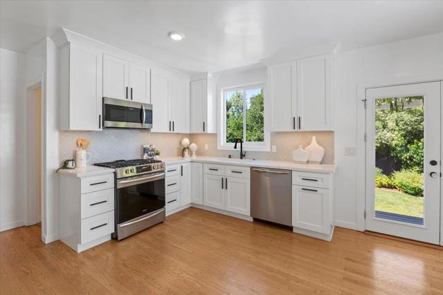 1555 Alma Street, Palo Alto CA: https://media.crmls.org/mediaz/2906f05d-6d04-4730-ade6-f70c2471f4dd.jpg